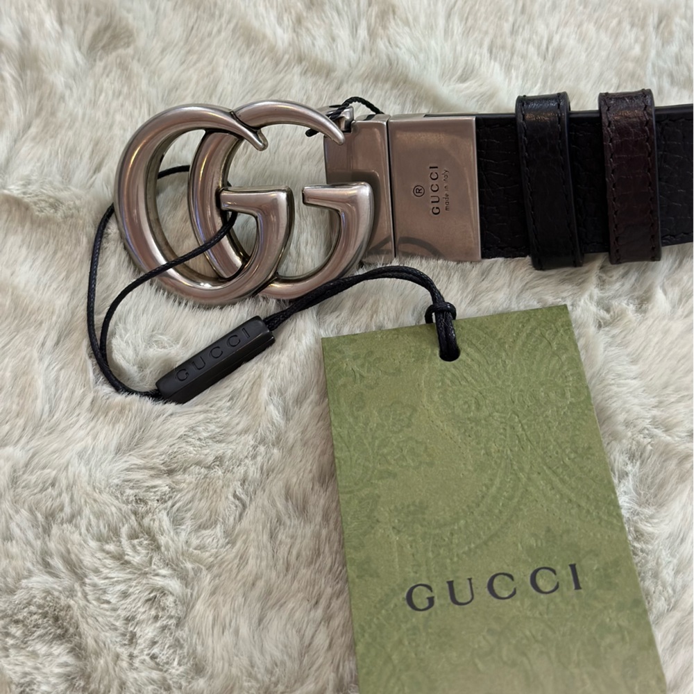 GG Marmont reversible belt
Gucci belt Black leather reverses to brown leather - Picture 2 of 13